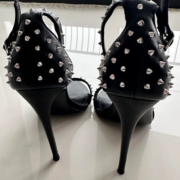 NWOT Steve Madden Leather Metal Spike Heels - Size 7  **BRAND NEW NEVER WORN** - Picture 6 of 6